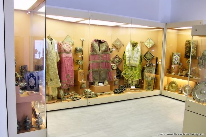 Άμφια και άλλα στο Εκκλησιαστικό Βυζαντινό Μουσείο της Σάμου